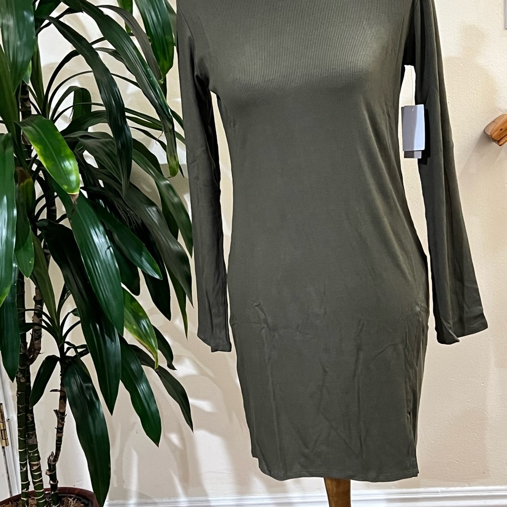 🎁🍃Long Sleeve Rib Dress with Fitted Slit🍃🎁 - Picture 2 of 12